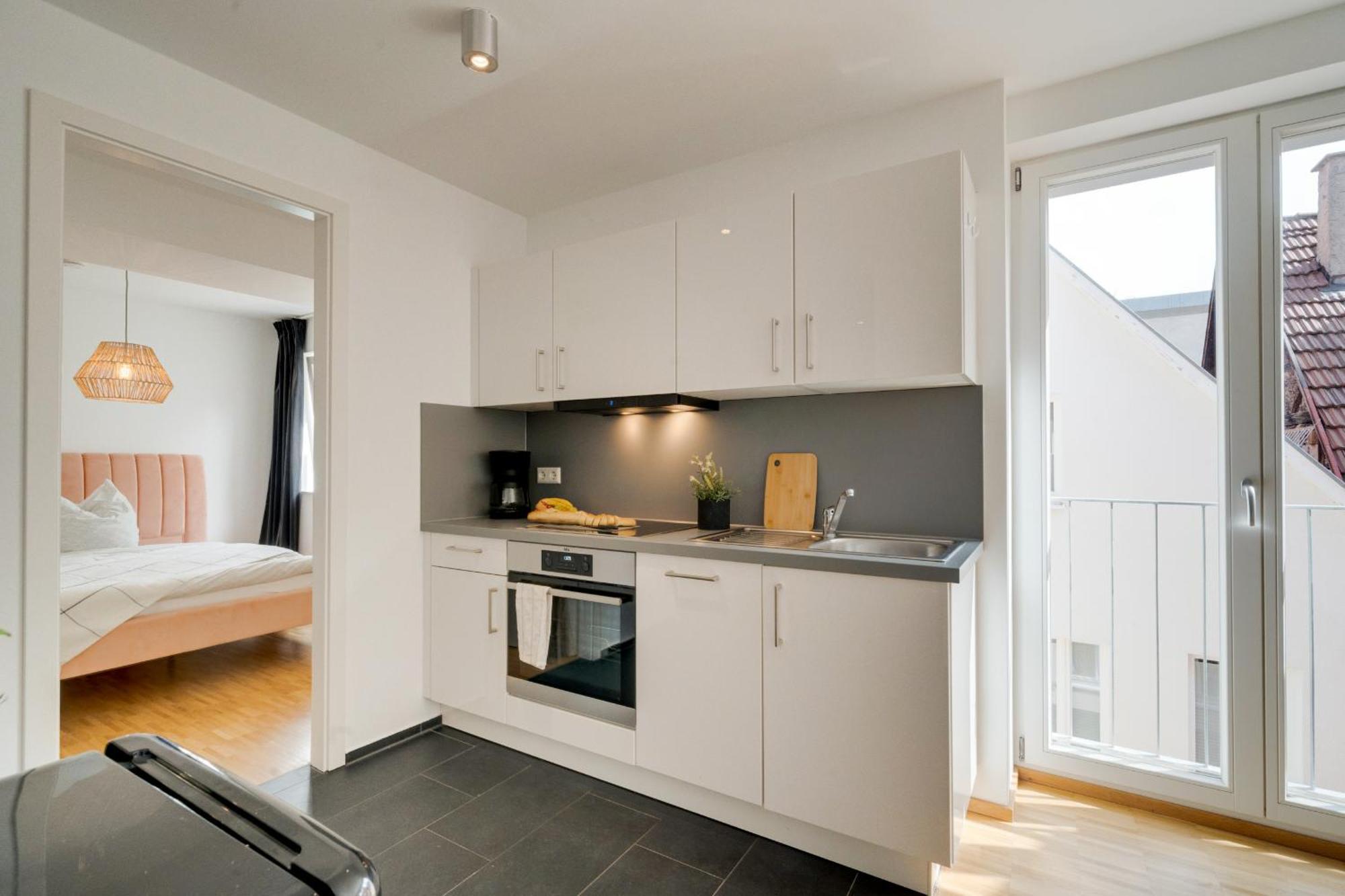 Altstadt Apartment 2 Zimmer Am Weibermarkt Ройтлинген Екстериор снимка