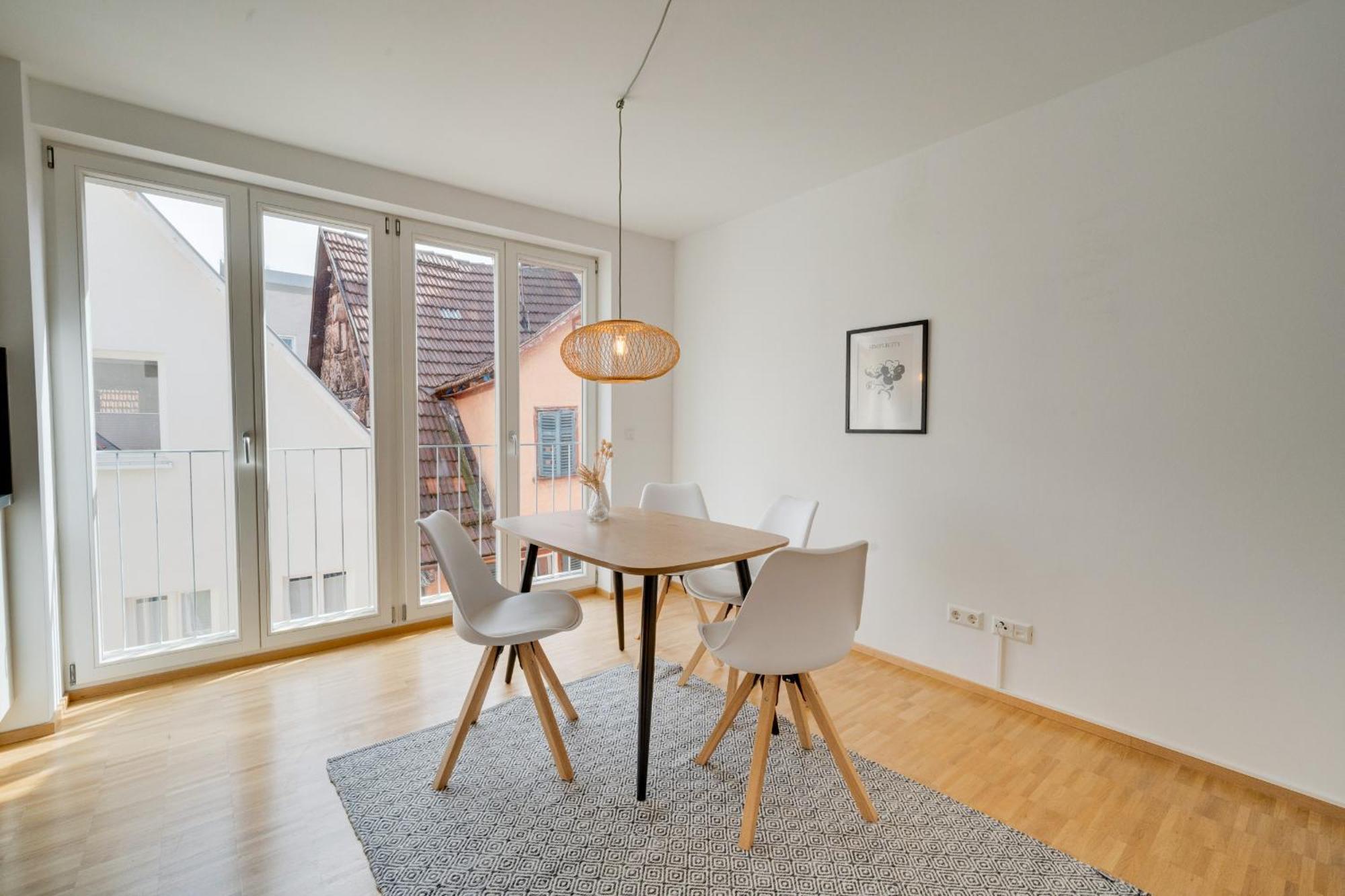 Altstadt Apartment 2 Zimmer Am Weibermarkt Ройтлинген Екстериор снимка