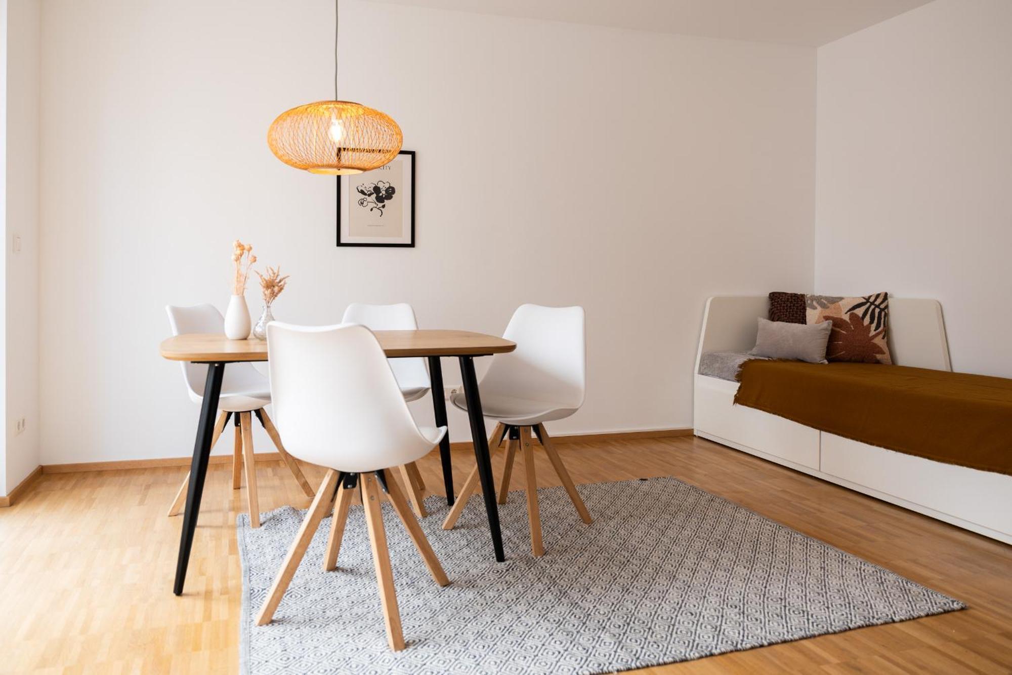 Altstadt Apartment 2 Zimmer Am Weibermarkt Ройтлинген Екстериор снимка