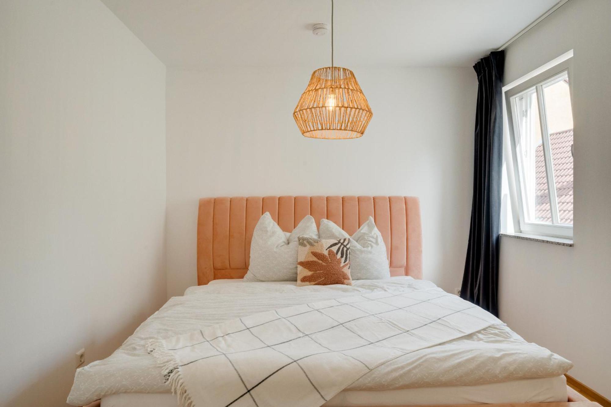 Altstadt Apartment 2 Zimmer Am Weibermarkt Ройтлинген Екстериор снимка