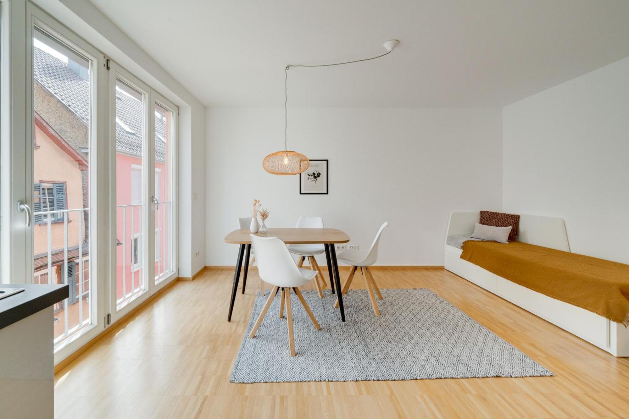 Altstadt Apartment 2 Zimmer Am Weibermarkt Ройтлинген Екстериор снимка